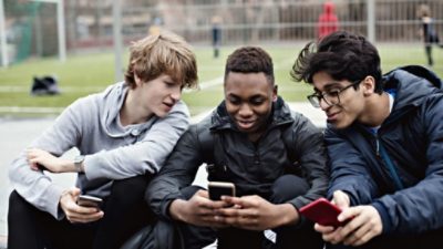 Teens on Cellphones