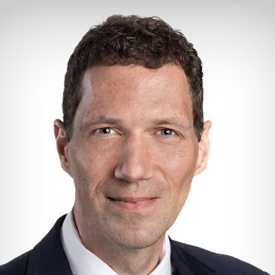 tom deschutter headshot